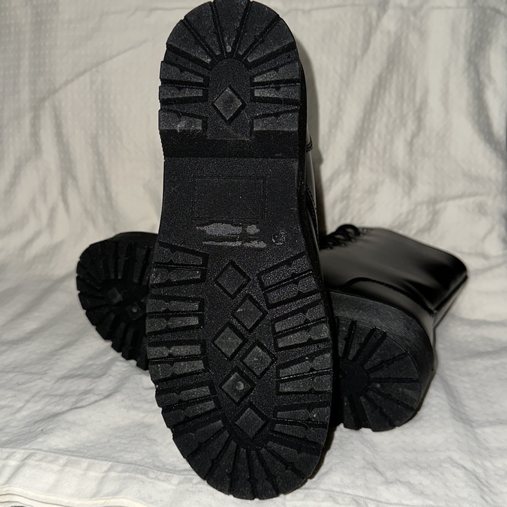 Black Boots - Picture 6 of 6